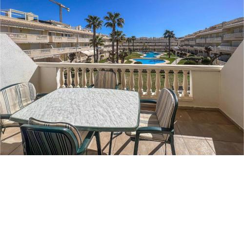 Beautiful Apartment In El Gran Alacant With 2 Bedrooms, Wifi And Swimming Pool