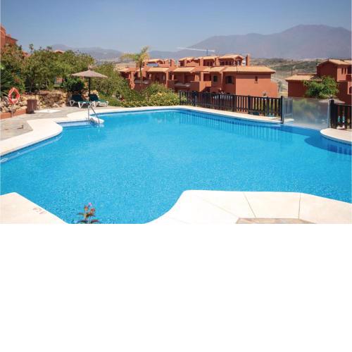 Beautiful apartment in Estepona with 3 Bedrooms, Outdoor swimming pool and Swimming pool