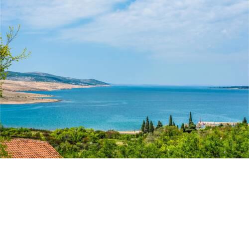 Beautiful apartment in Jasenice w/ WiFi and 2 Bedrooms