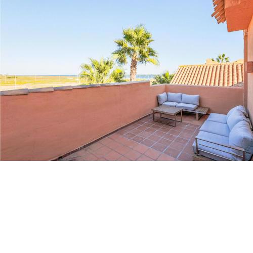 Beautiful Apartment In Los Alczares With Outdoor Swimming Pool, Wifi And 3 Bedrooms