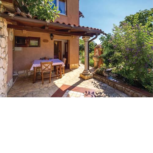 Beautiful apartment in Lovran w/ WiFi and 1 Bedrooms