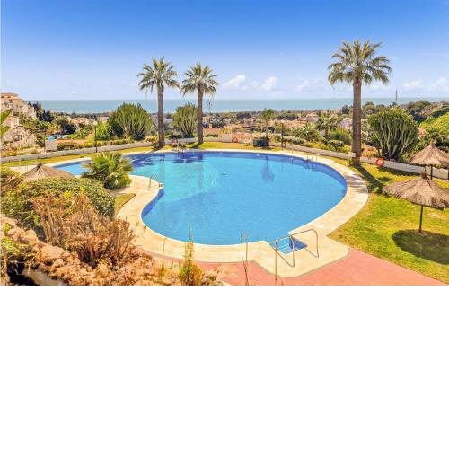 Beautiful Apartment In Mijas Costa With 2 Bedrooms, Wifi And Outdoor Swimming Pool