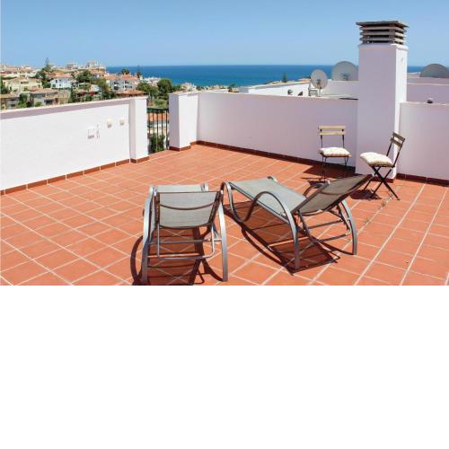 Beautiful Apartment In Miraflores With Wifi, Outdoor Swimming Pool And Swimming Pool