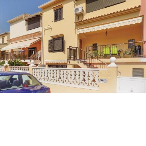 Beautiful apartment in Oliva with 2 Bedrooms and WiFi