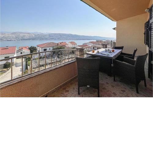 Beautiful apartment in Pag with WiFi and 3 Bedrooms