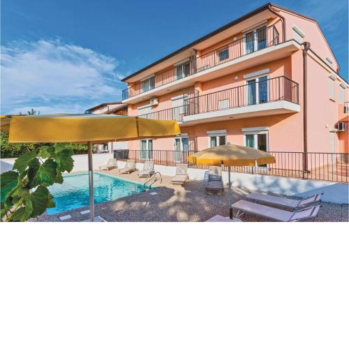 Beautiful apartment in Pula with Outdoor swimming pool, WiFi and 1 Bedrooms
