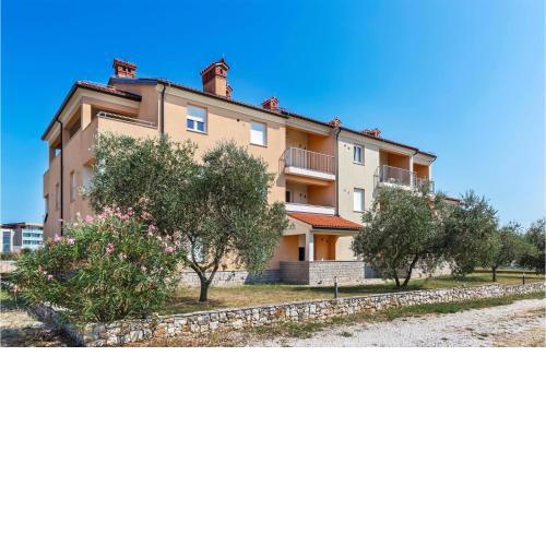Beautiful apartment in Savudrija with WiFi and 1 Bedrooms