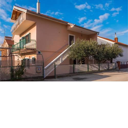 Beautiful apartment in Sibenik w/ 2 Bedrooms