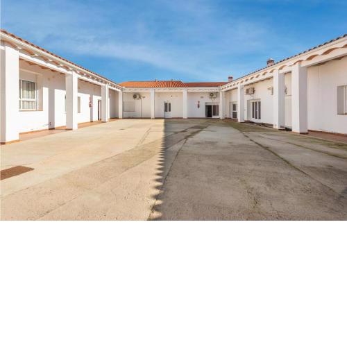 Beautiful apartment in Villa del rey with WiFi, 1 Bedrooms and Outdoor swimming pool
