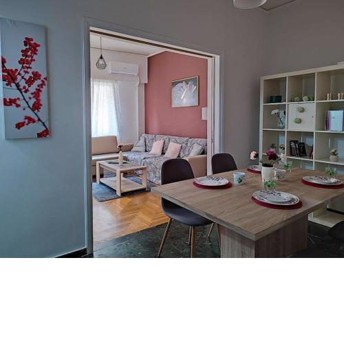Beautiful apartment, next to metro.