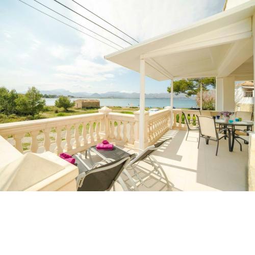 Beautiful apartment recently renovated on the pleasant beach of Barcar s