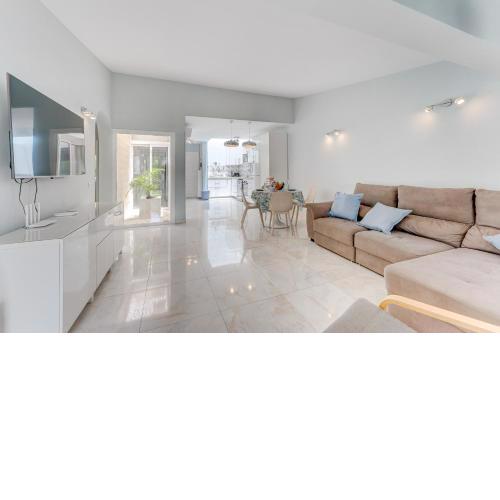 Beautiful bungalow in Island Village