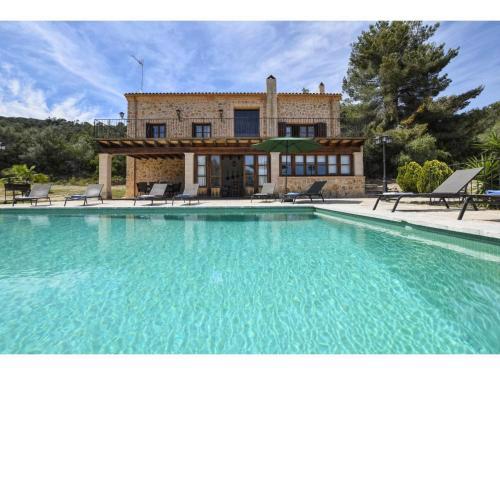 Beautiful country house with pool and panoramic views