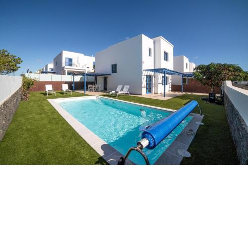 Beautiful Detached Lanzarote Villa 3 Bedrooms Villa Galway Bay Stunning Views Close to Amenities Playa Blanca