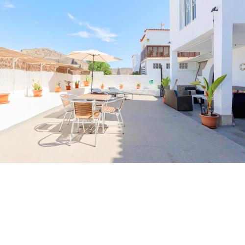 Beautiful Duplex Apt with Terrace in Anfi del Mar