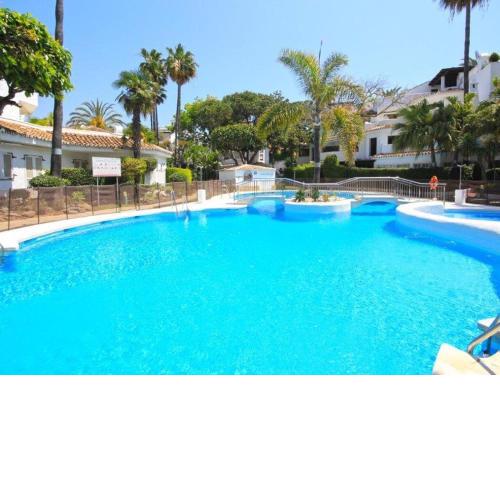 Beautiful Holiday Home in Andaluc a near Sebeach