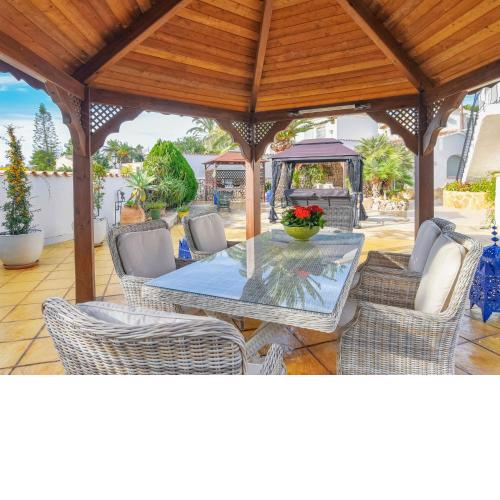 Beautiful holiday home in Benissa with private pool