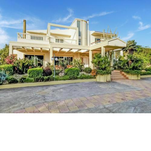 Beautiful holiday home on Rhodes with private swimming pool