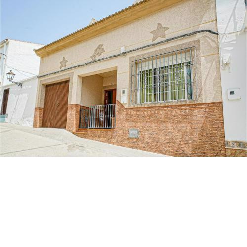 Beautiful home in Algamitas with 5 Bedrooms and WiFi