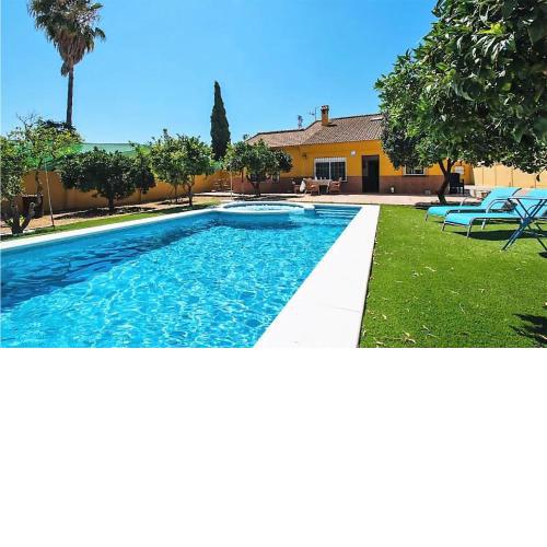 Beautiful Home In Almensilla With Outdoor Swimming Pool, Private Swimming Pool And 3 Bedrooms