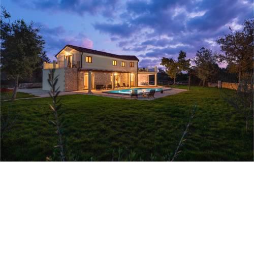 Beautiful home in Bale w/ Outdoor swimming pool and 4 Bedrooms
