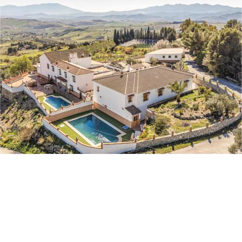Beautiful home in Casarabonela with WiFi, 3 Bedrooms and Outdoor swimming pool