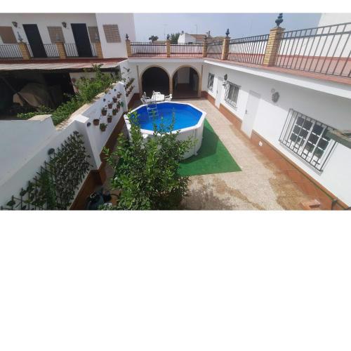 Beautiful Home In El Rocio almonte With Wifi And 5 Bedrooms