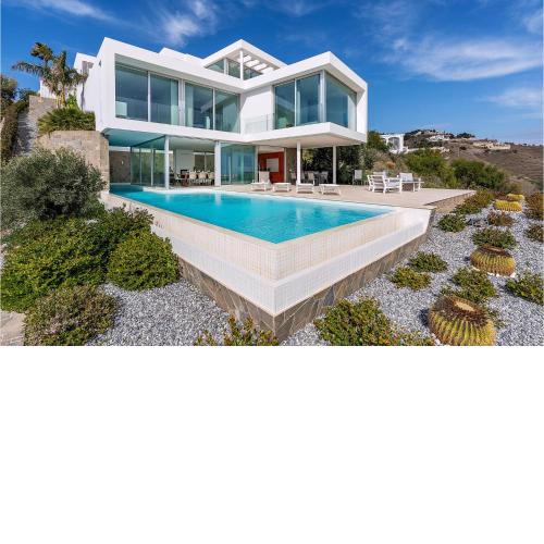 Beautiful Home In Granada With Outdoor Swimming Pool, Swimming Pool And 5 Bedrooms