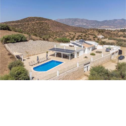 Beautiful Home In Las Lagunas De Mijas With 7 Bedrooms, Wifi And Outdoor Swimming Pool