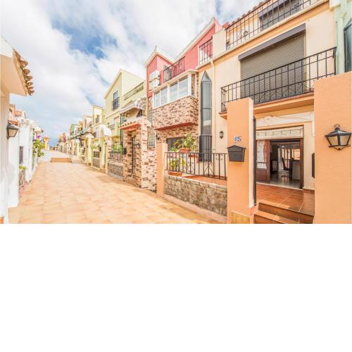 Beautiful home in Oropesa del Mar with 3 Bedrooms