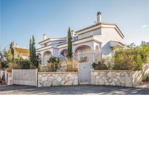 Beautiful Home In Peiscola With 3 Bedrooms, Wifi And Outdoor Swimming Pool