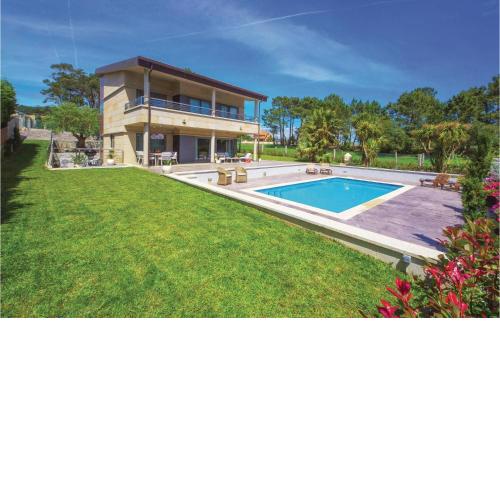 Beautiful Home In Pontevedra With 4 Bedrooms, Private Swimming Pool And Swimming Pool