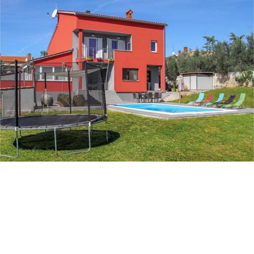 Beautiful home in Pula w/ Outdoor swimming pool and 3 Bedrooms