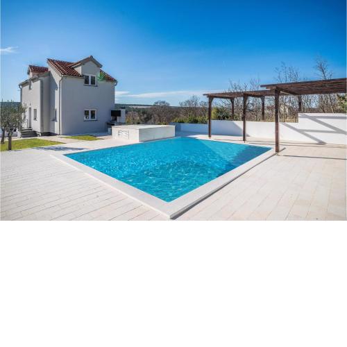 Beautiful home in Ribnica - Krusevo with Outdoor swimming pool, WiFi and 2 Bedrooms