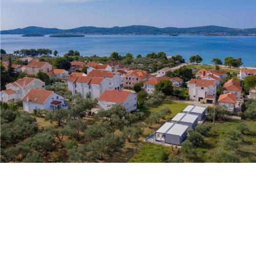 Beautiful home in Sveti Filip i Jakov with WiFi and 2 Bedrooms