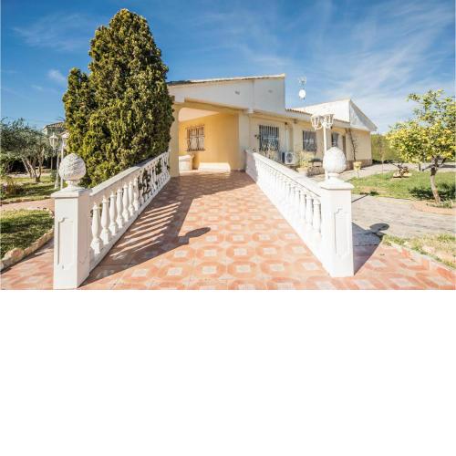 Beautiful Home In Urbanizacin La Sima With 5 Bedrooms, Wifi And Outdoor Swimming Pool