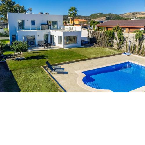 Beautiful home in Valle Romano-Estepona with 3 Bedrooms, Outdoor swimming pool and Swimming pool