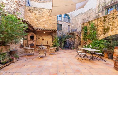 Beautiful home in Vilosell with WiFi and 6 Bedrooms