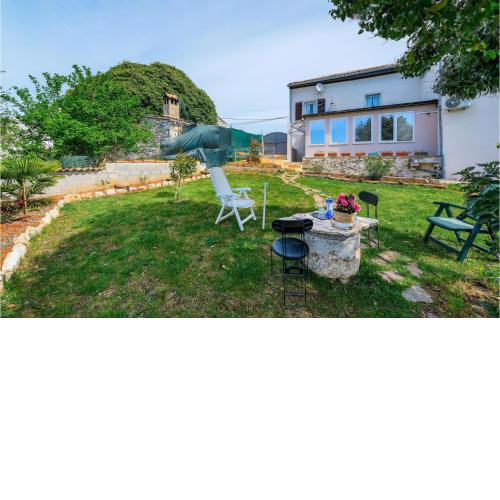 Beautiful home in Vizinada with WiFi and 2 Bedrooms