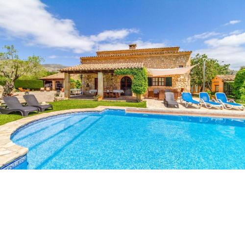 Beautiful house near Pollensa. Special Car Hire Prices for our guests