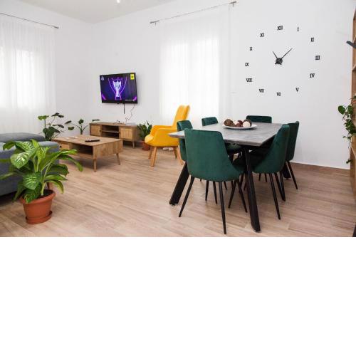 Beautiful new apartment in Petralona