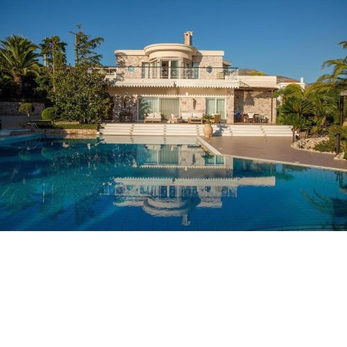 Beautiful pool Villa Sparta in Lagonissi, Athens