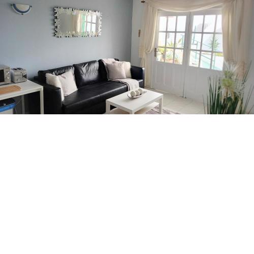 Beautiful spacious 1-Bed Apartment with Aircon
