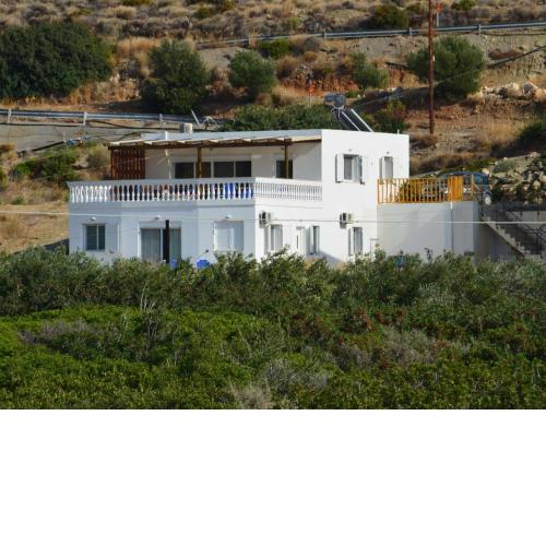 Beautiful spacious villa large plot 600m of sandy beach near Makry Gialos SE