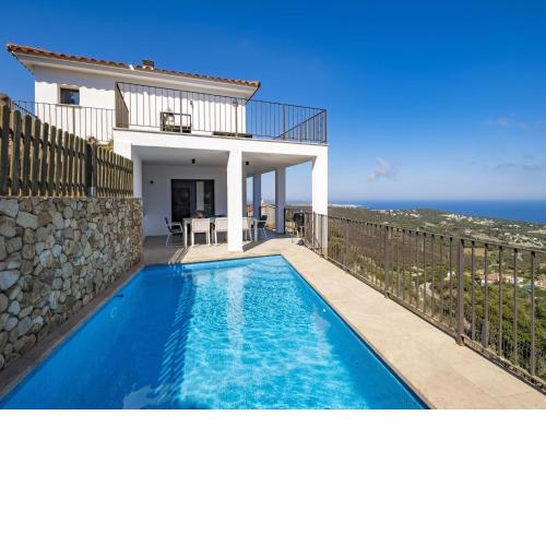 Beautiful Villa in Castell-Platja d'Aro with Pool, Sea Views