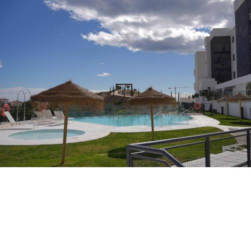 Beautiful west facing 2-bedroom apartment in the prestigous Higueron West