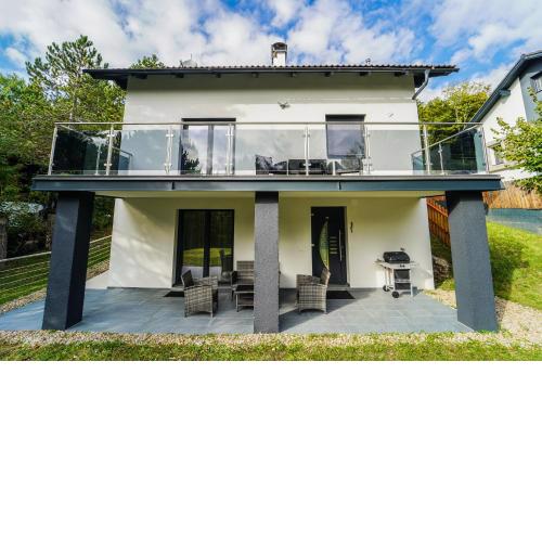 Behagliches Cottage mit Kamin mitten im Wald