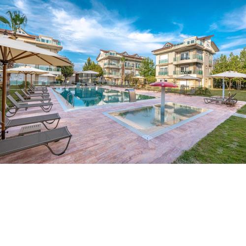 Belek Deluxe Suit