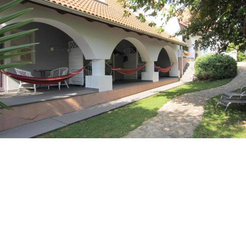 BELYSIUM Bed & Breakfast