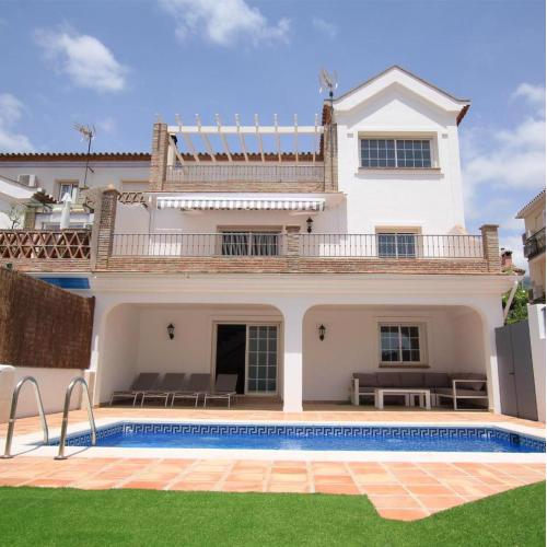 Benahavis Village House sleeps 8